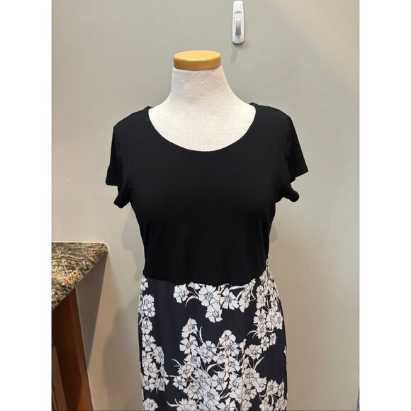 Vince Camuto L Black layered sheer floral maxi dress - Picture 2 of 9